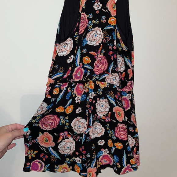 Floral Romper - Picture 7 of 7
